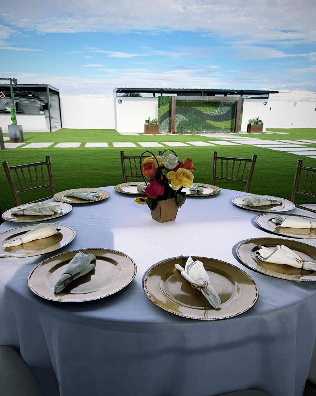 Garden Features - Jardín Los Pinos